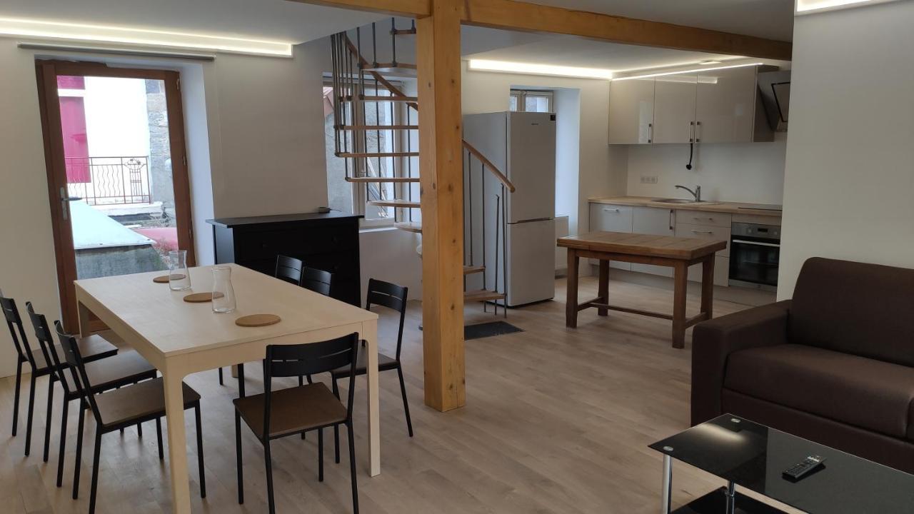 Maison Face A La Dordogne Avec Terrasse La Bourboule